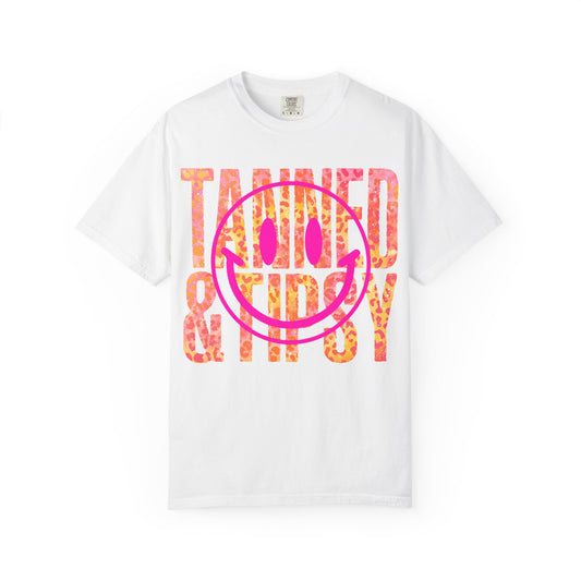 Smiley Face Graphic Tee, Casual Summer Shirt, Gift for Beach Lovers, Trendy Unisex T-shirt, Fun Party Apparel, Celebration Wear