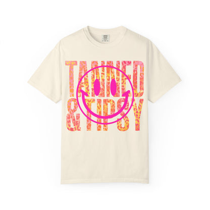 Smiley Face Graphic Tee, Casual Summer Shirt, Gift for Beach Lovers, Trendy Unisex T-shirt, Fun Party Apparel, Celebration Wear