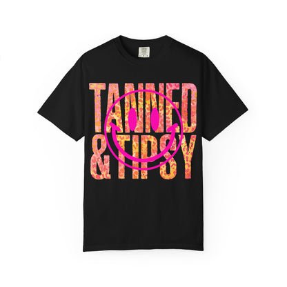 Smiley Face Graphic Tee, Casual Summer Shirt, Gift for Beach Lovers, Trendy Unisex T-shirt, Fun Party Apparel, Celebration Wear